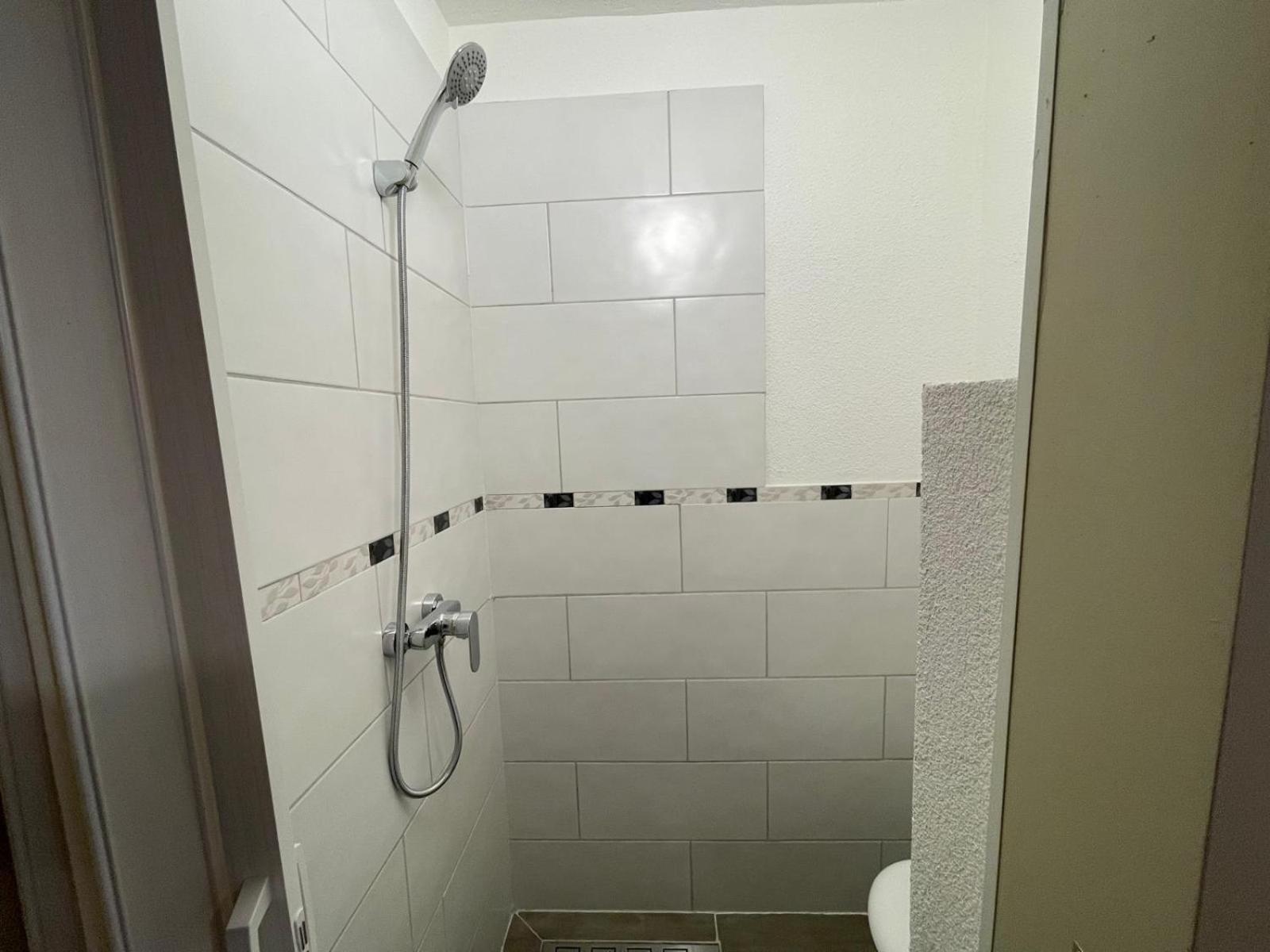 Boutique Hotel Am Bahndamm 伦韦格地区诺伊豪斯 外观 照片